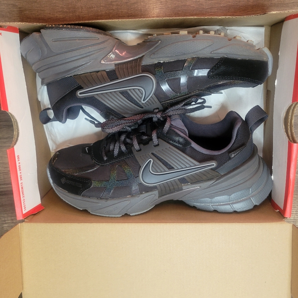 Nike Wmns V2K Run GTX Gore-Tex Black Iron Grey Women Casual Shoes Size 5 - Picture 15 of 15